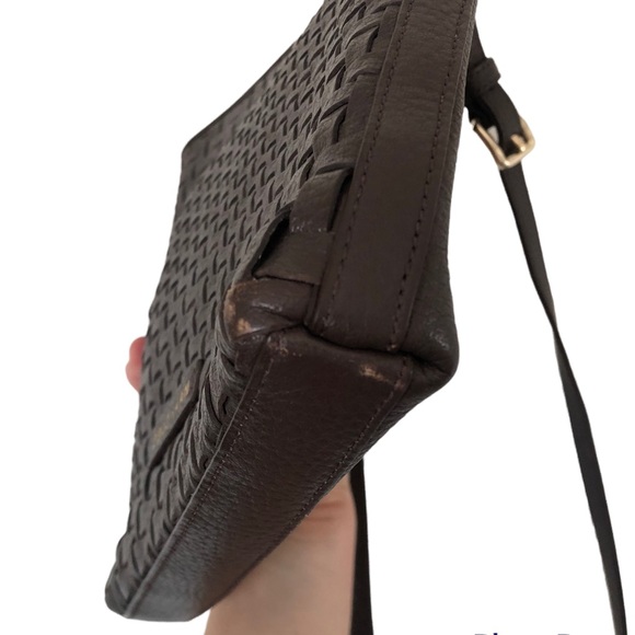 Cole Haan woven brown leather cross body bag with magnetic closure - Picture 2 of 9